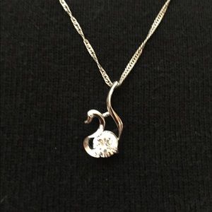 Beautiful Swan Necklace (free gift pouch)